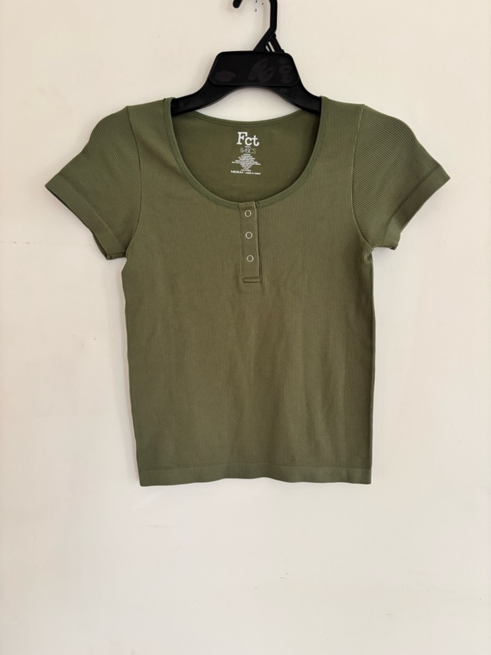 Fct Basics Olive Ribbed Henley Top Size M